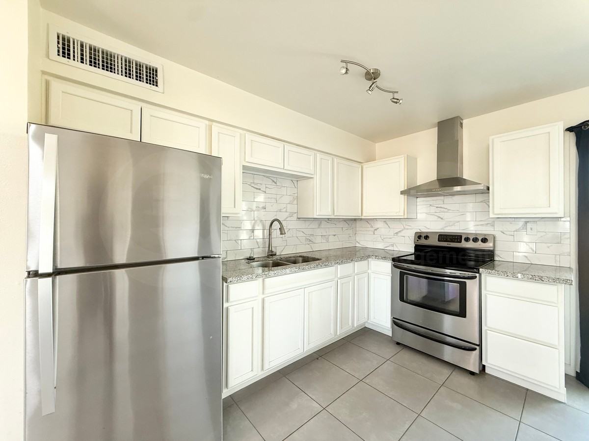 4850 W Windsor Ave - Photo 6 of 29