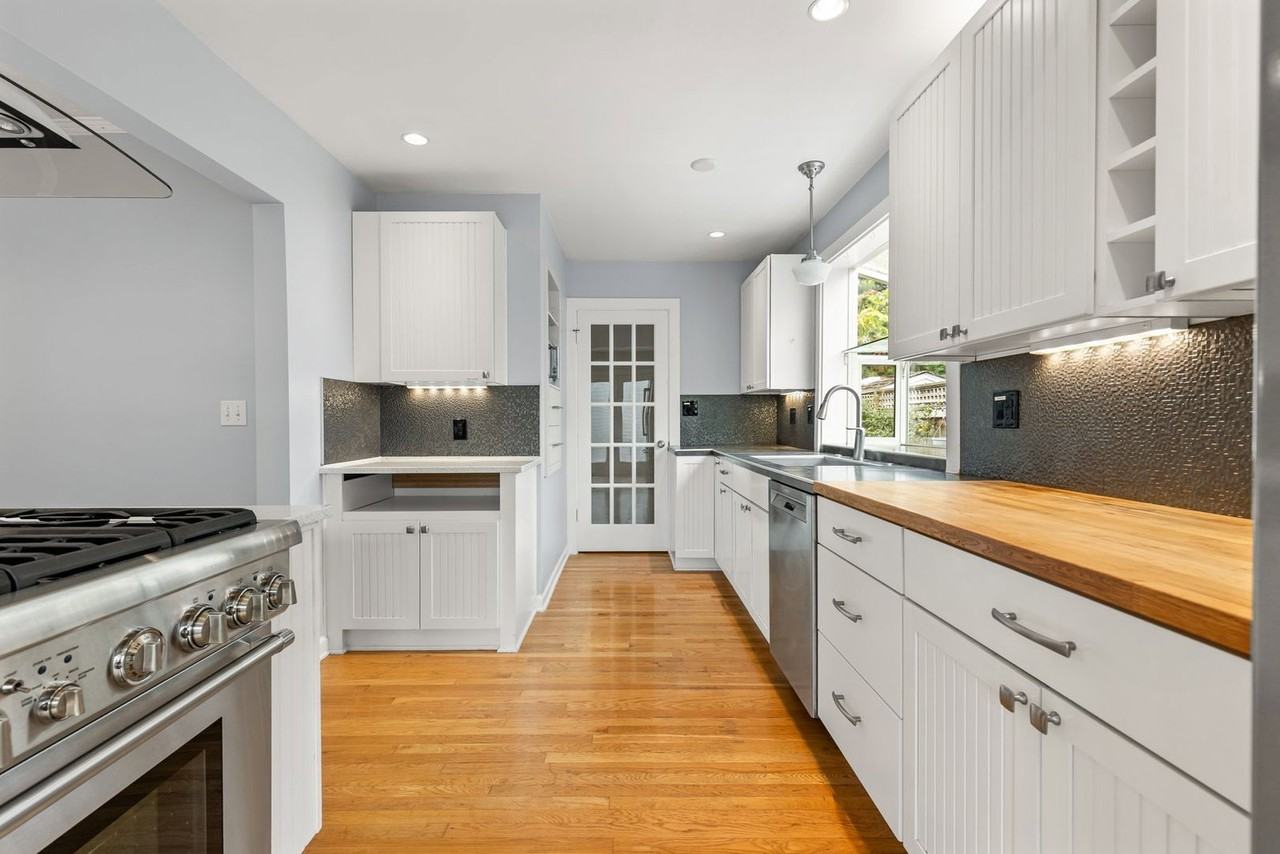 4133 N Willamette Blvd - Photo 3 of 30