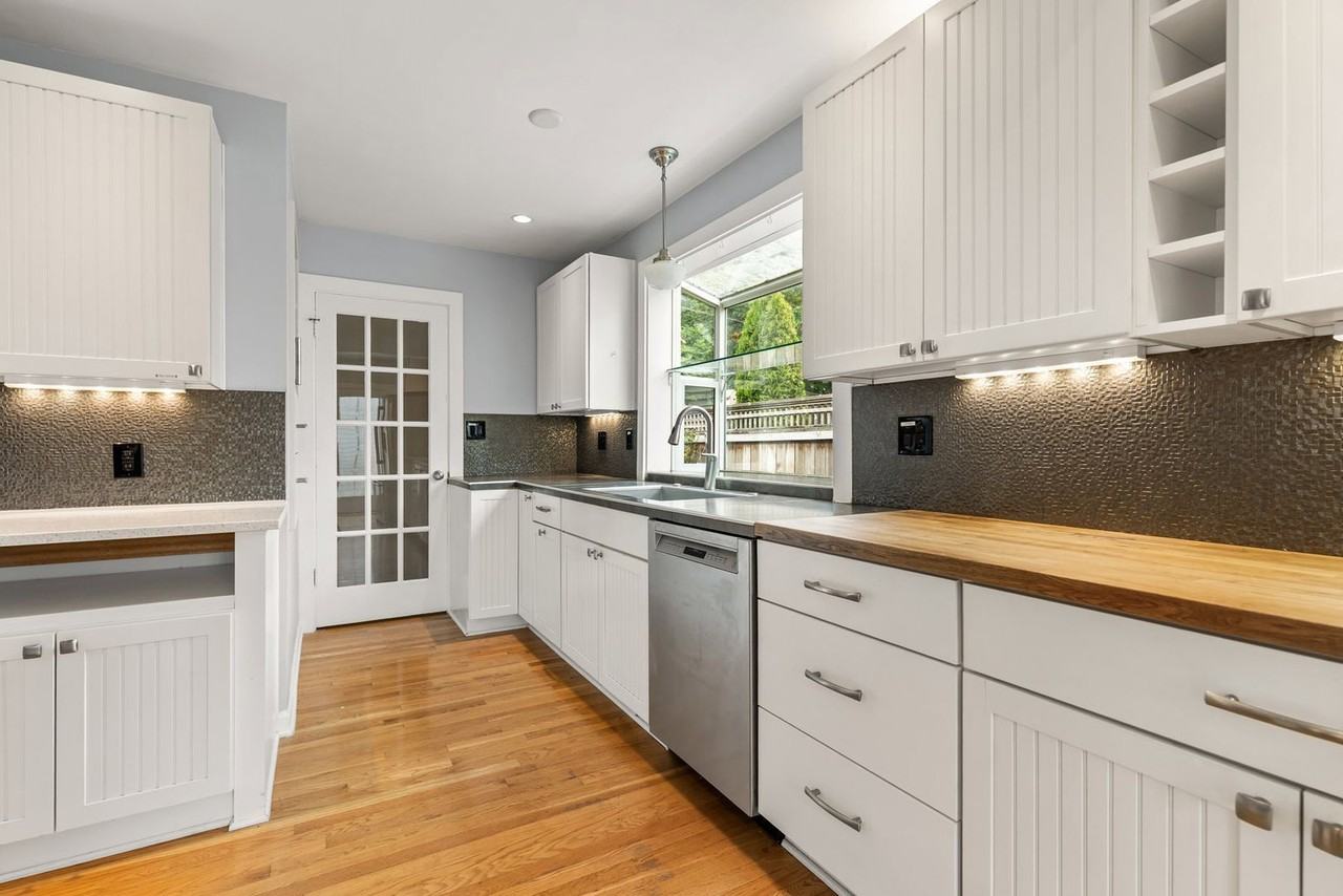 4133 N Willamette Blvd - Photo 4 of 30