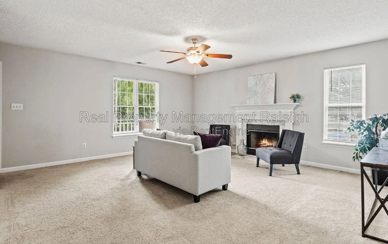 1201 Ventura Springs Ct - Photo 2 of 15