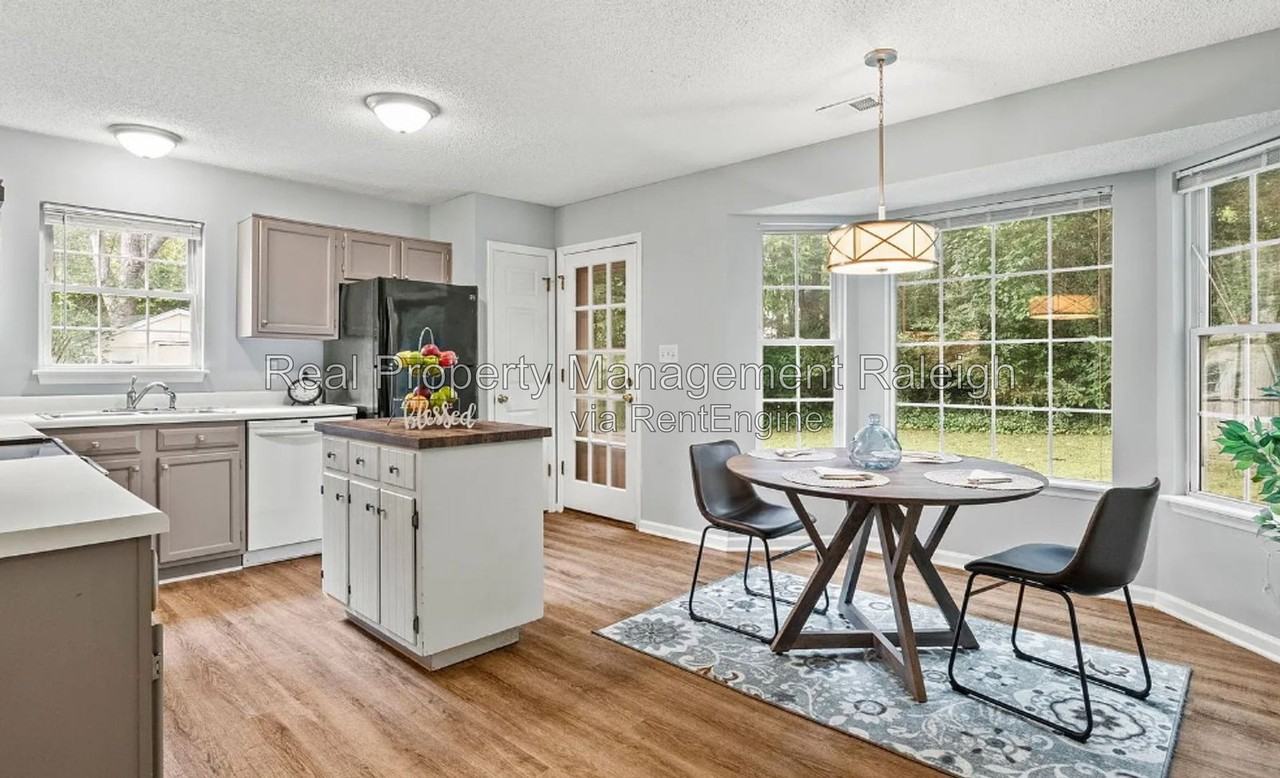 1201 Ventura Springs Ct - Photo 3 of 15
