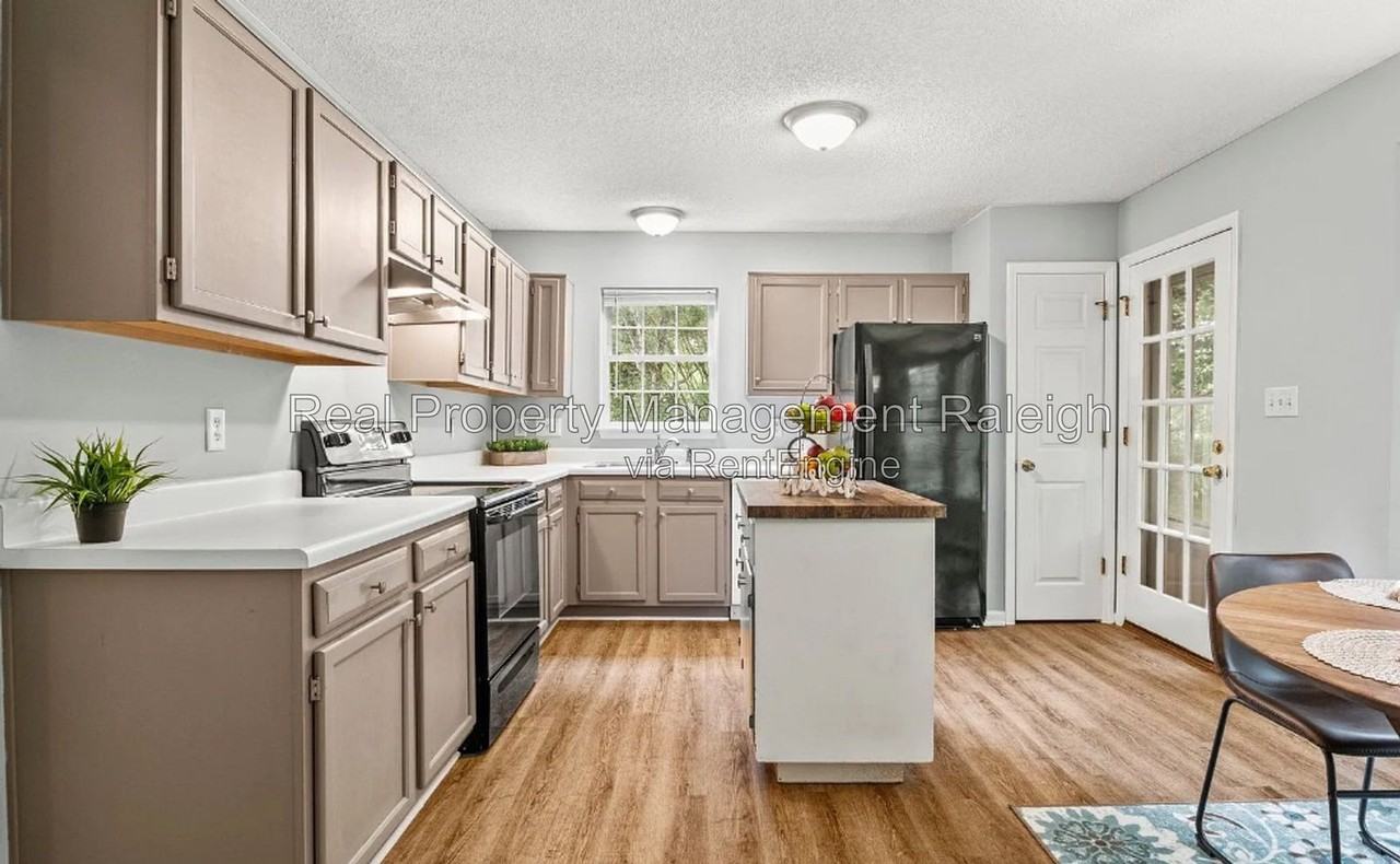 1201 Ventura Springs Ct - Photo 5 of 15