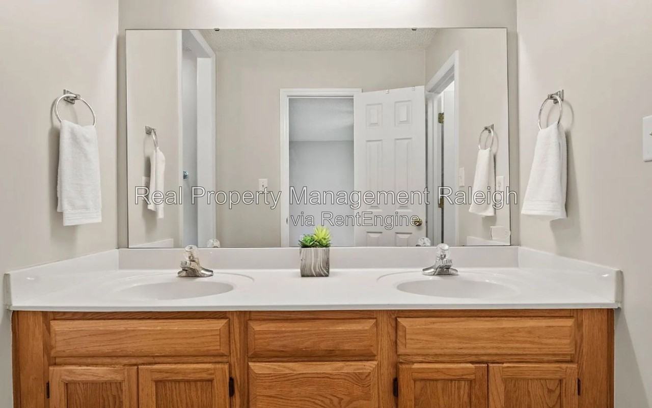 1201 Ventura Springs Ct - Photo 7 of 15