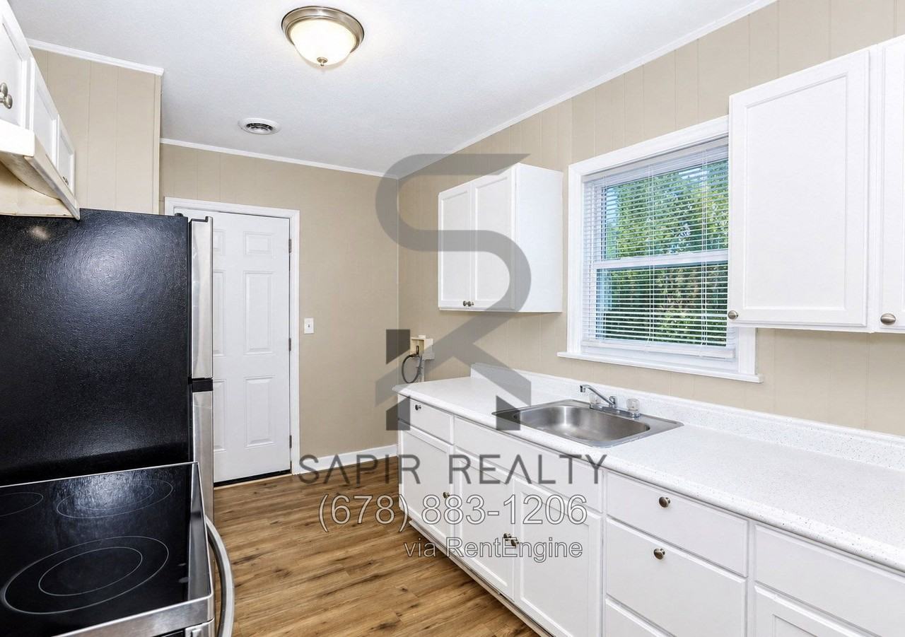 1944 Washington Rd - Photo 6 of 19