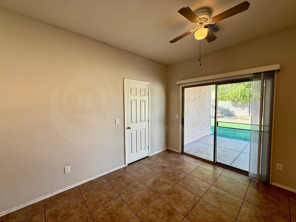 9716 W Kingman St - Photo 7 of 26