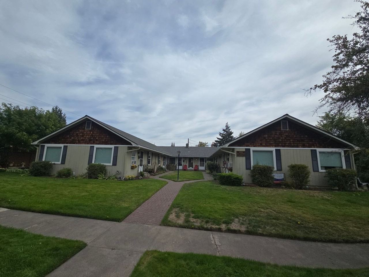 130 Sw Canyon Dr #1 - Photo 6 of 7