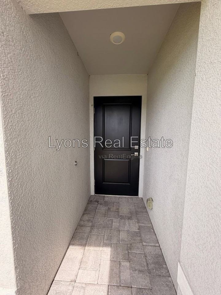 231 Sw 47th Ter - Photo 3 of 30