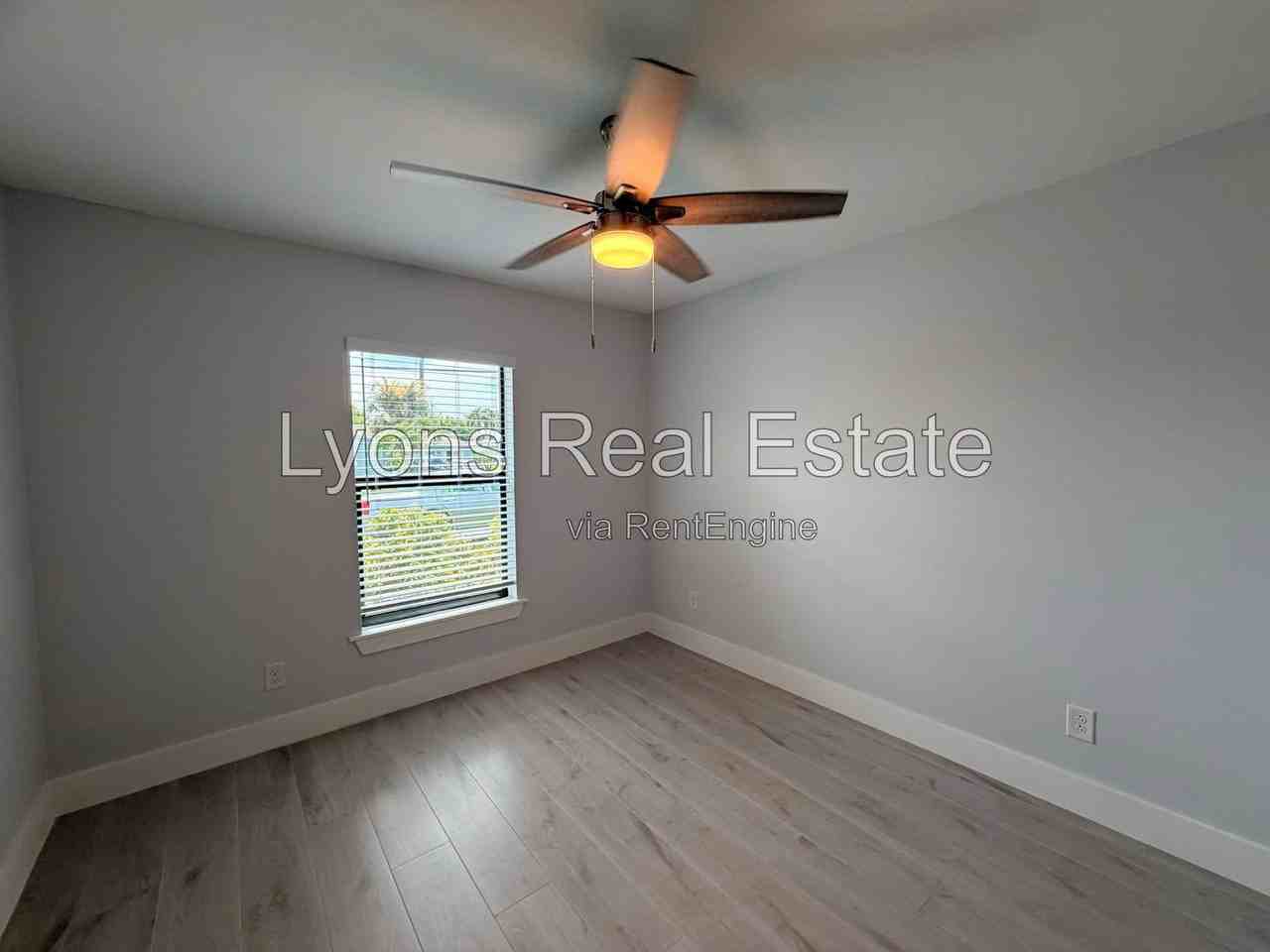 231 Sw 47th Ter - Photo 5 of 30