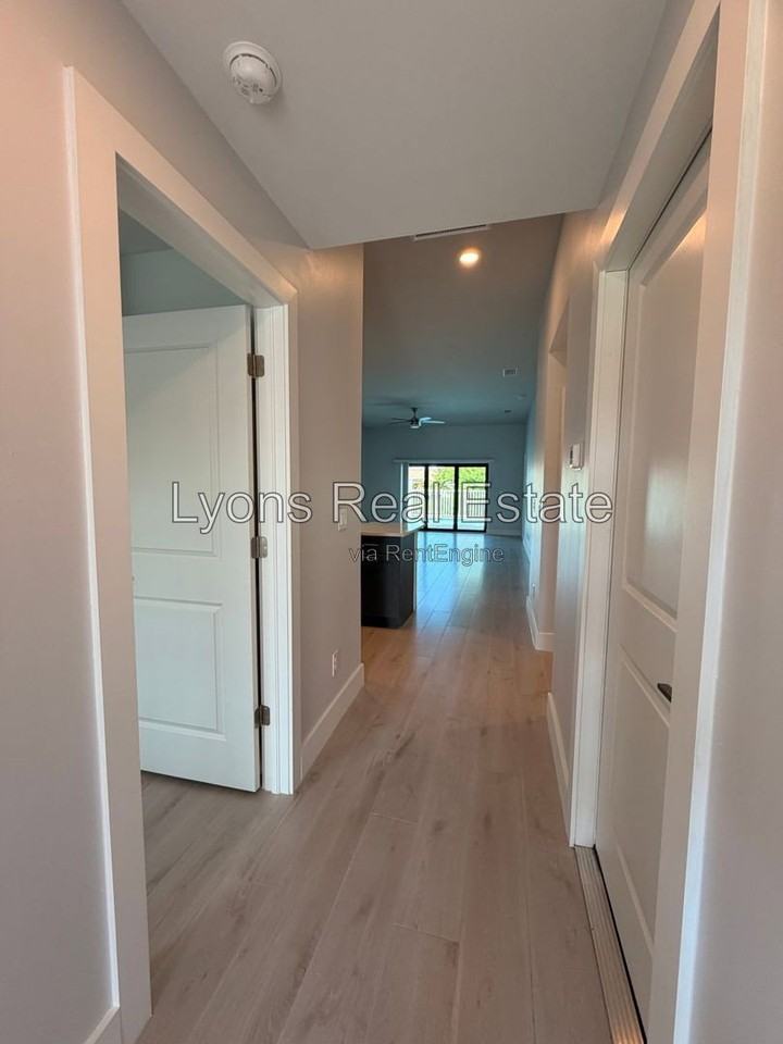 231 Sw 47th Ter - Photo 6 of 30