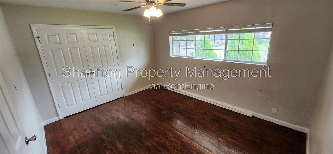 5655 Meadow Creek Ln - Photo 3 of 16