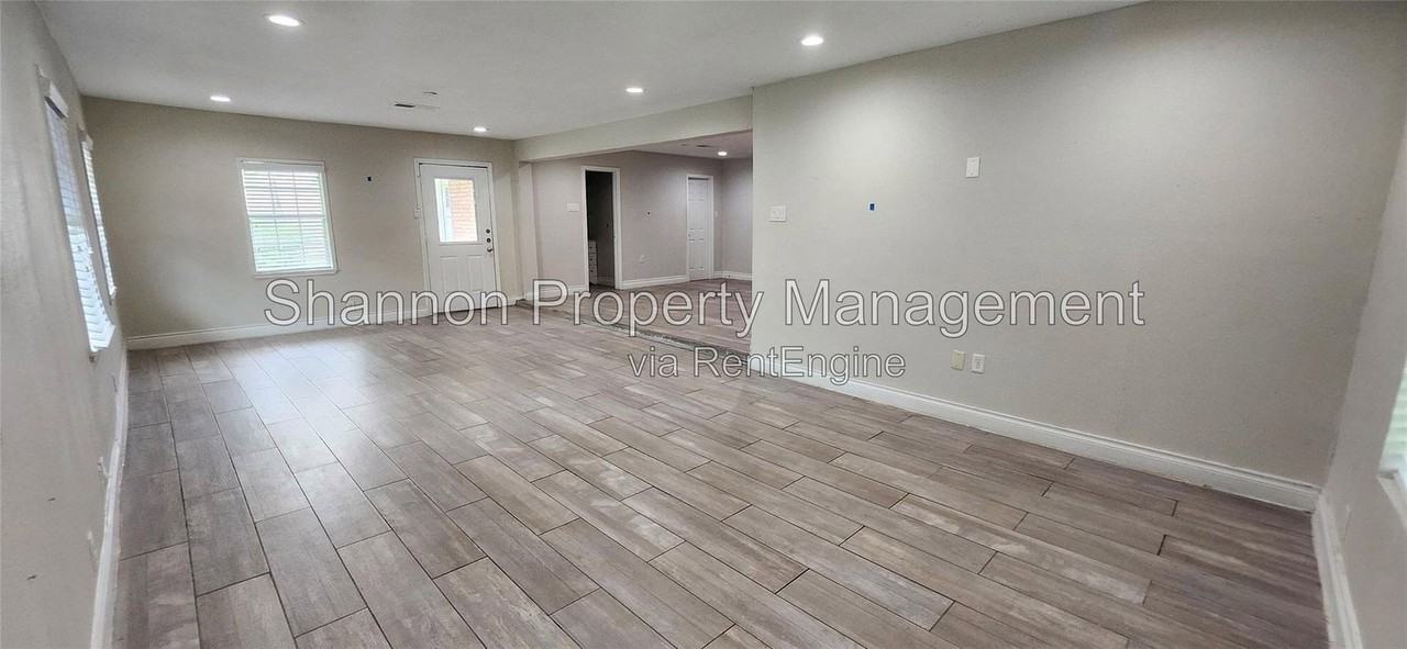 5655 Meadow Creek Ln - Photo 7 of 16