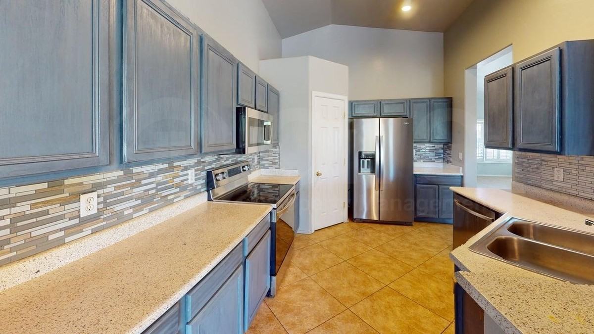 5406 W Ian Dr - Photo 4 of 23