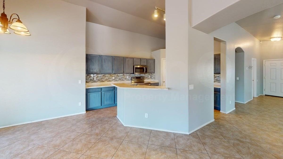 5406 W Ian Dr - Photo 5 of 23