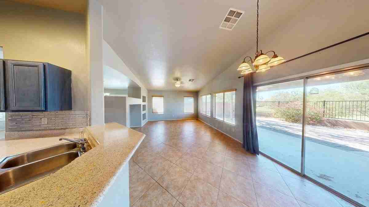 5406 W Ian Dr - Photo 6 of 23