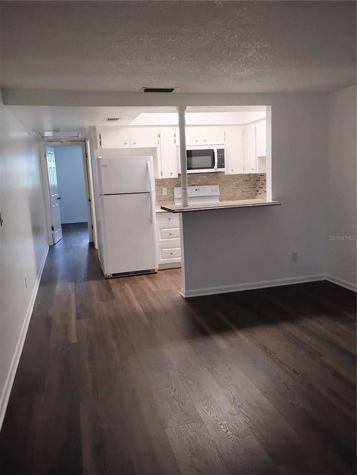 116 Sw Jefferson Cir N #4 - Photo 2 of 16