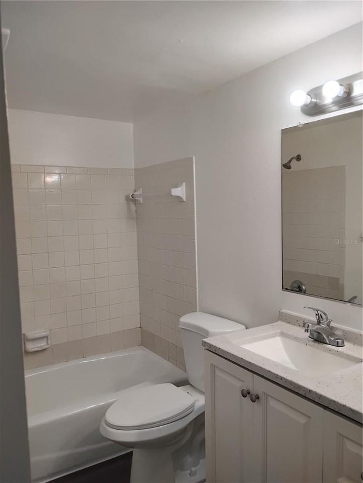 116 Sw Jefferson Cir N #4 - Photo 7 of 16