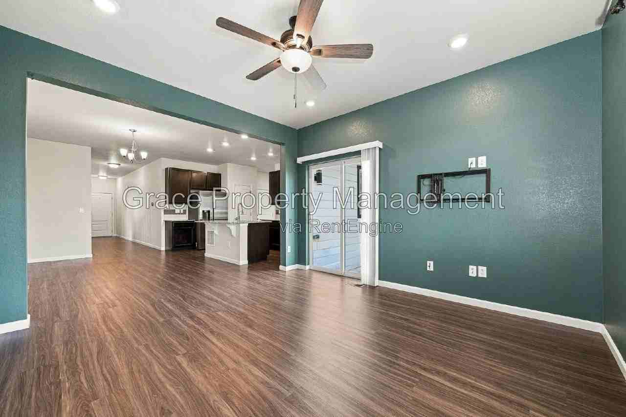 5332 Blue Lunar Ln - Photo 5 of 46