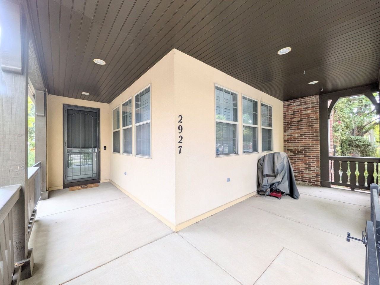 2927 Akron Ct - Photo 2 of 27
