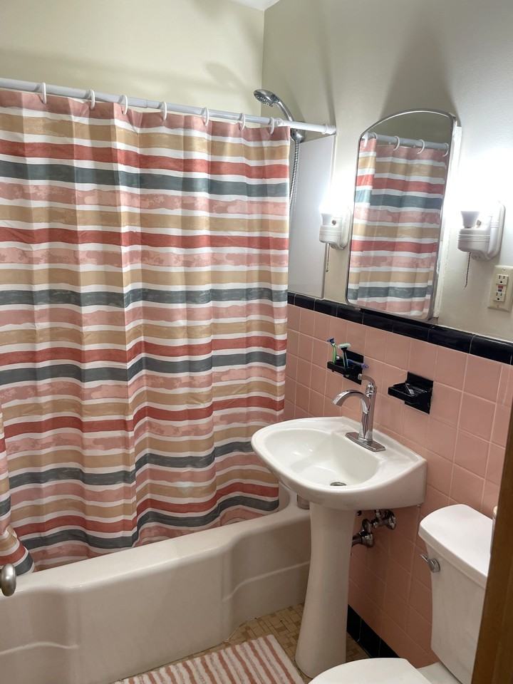 1120 Grand Apartments - Photo 7 of 12