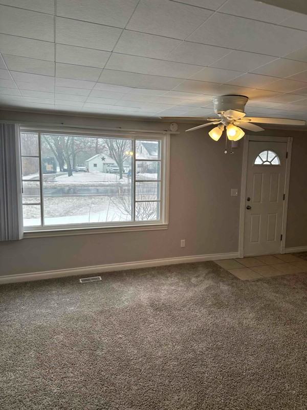 4190 Ravenswood Rd - Photo 3 of 11