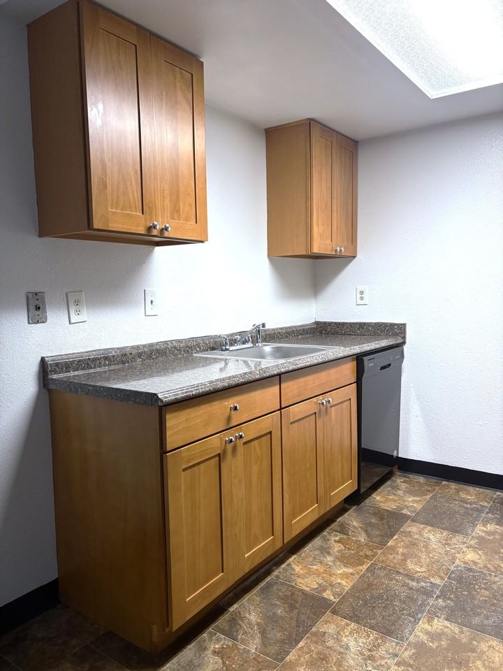 4031 S Warner St #3 - Photo 6 of 13