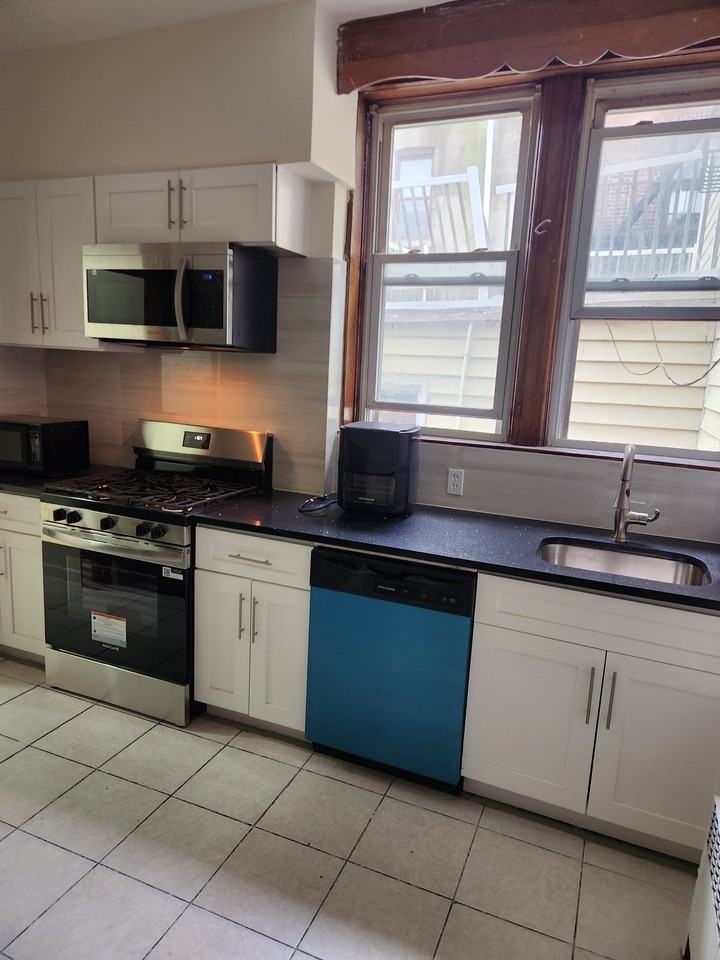 656 Palisade Ave #1 - Photo 5 of 6