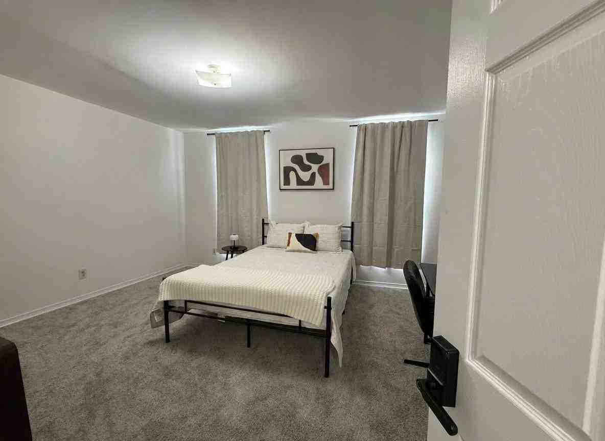 110 W Hamburg St - Photo 3 of 18