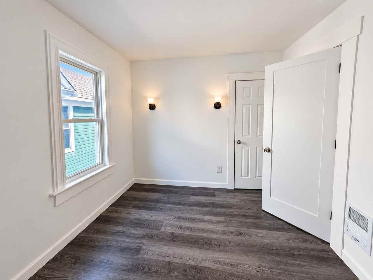 339 Hoyt St #2 - Photo 3 of 8