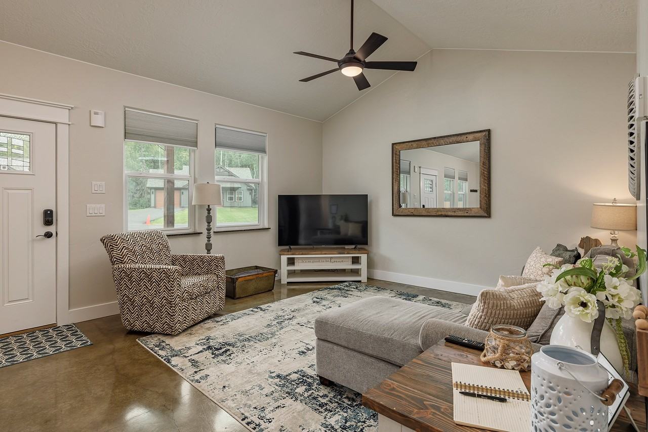 761 W Stoneridge Cir #3 - Photo 3 of 22