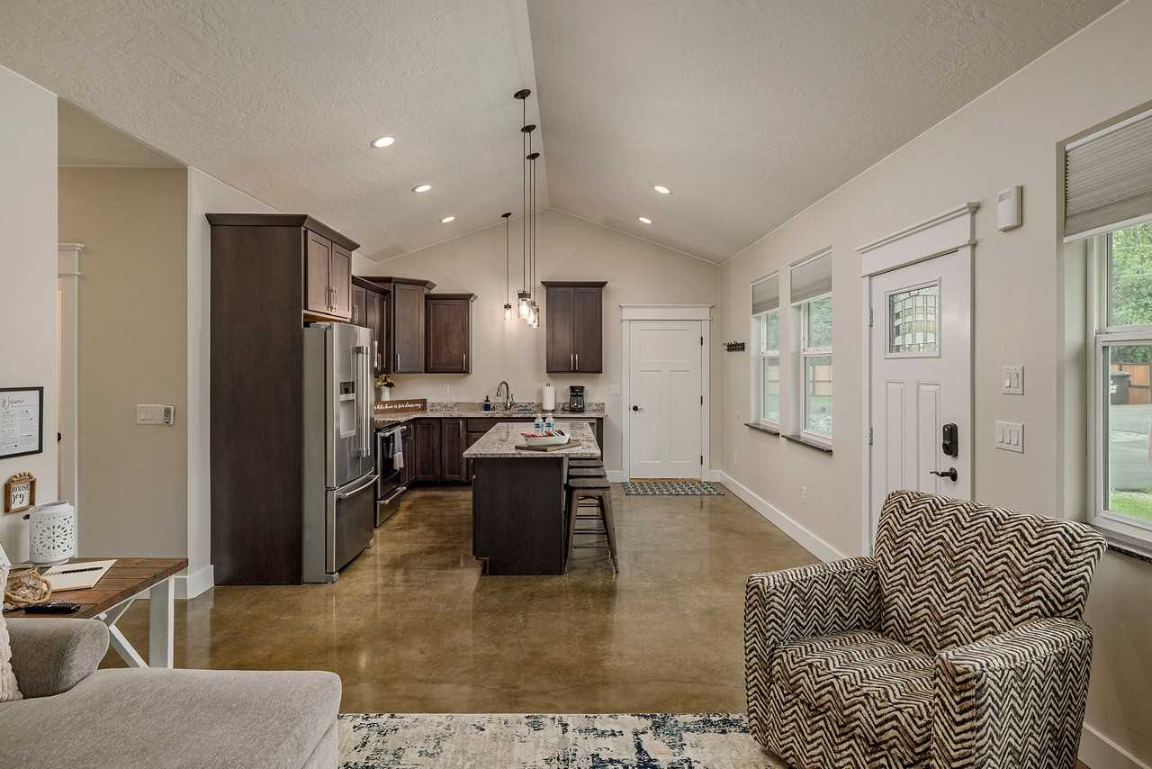 761 W Stoneridge Cir #3 - Photo 4 of 22