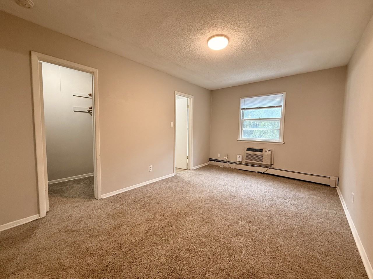 910 9th St #9 - Photo 4 of 9