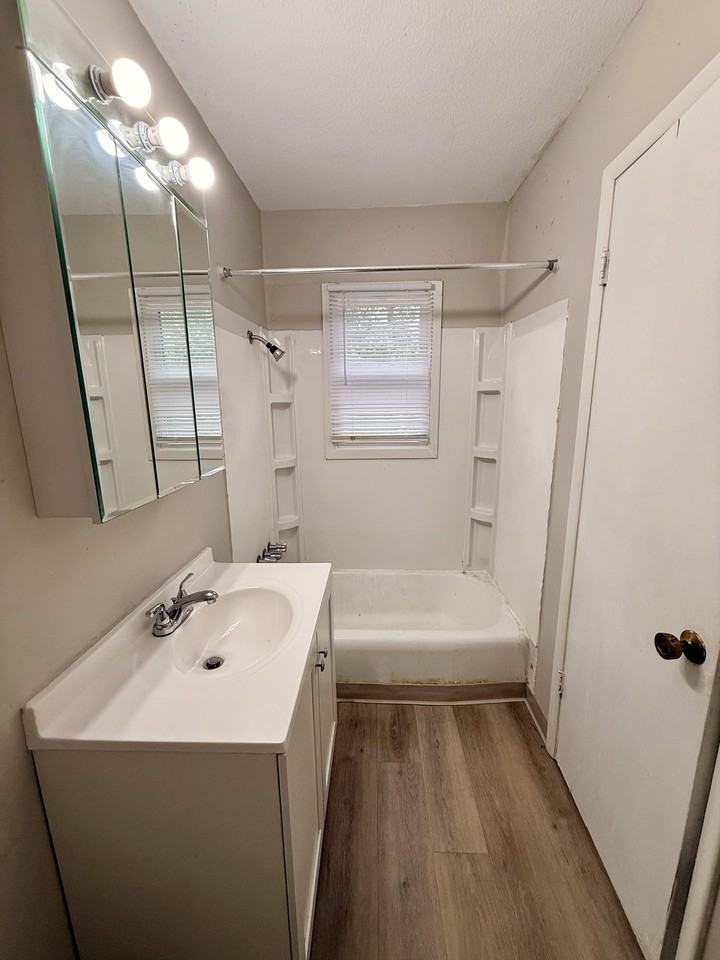 910 9th St #9 - Photo 5 of 9