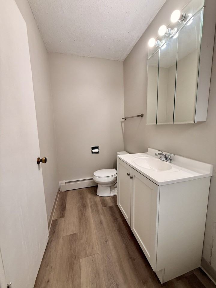 910 9th St #9 - Photo 6 of 9