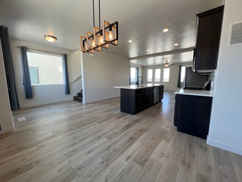 418 S Willow Leaf Rd - Photo 3 of 16