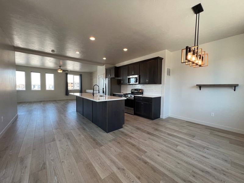 418 S Willow Leaf Rd - Photo 4 of 16