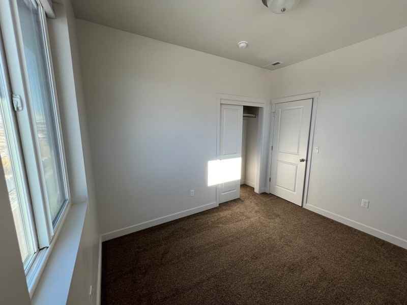 418 S Willow Leaf Rd - Photo 5 of 16