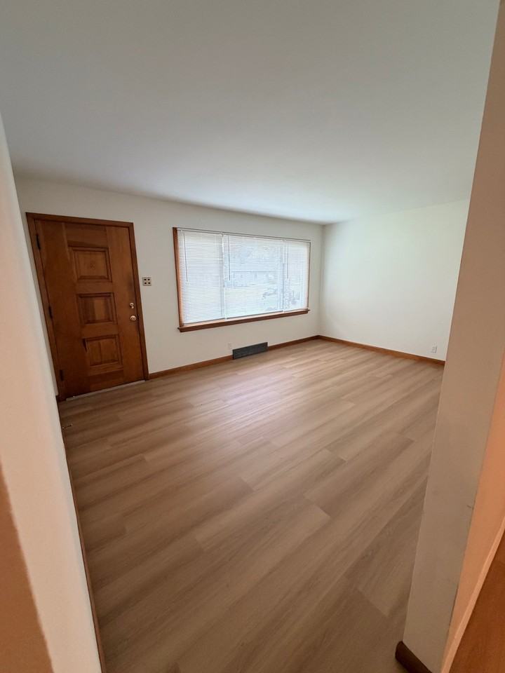 4032 Dolbil Dr - Photo 3 of 14