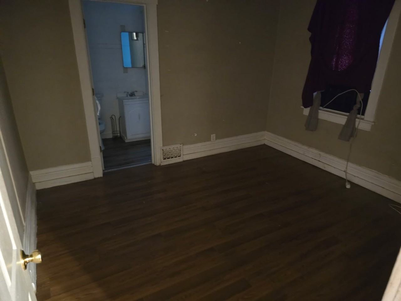 400 E Thrush Ave #B - Photo 6 of 9