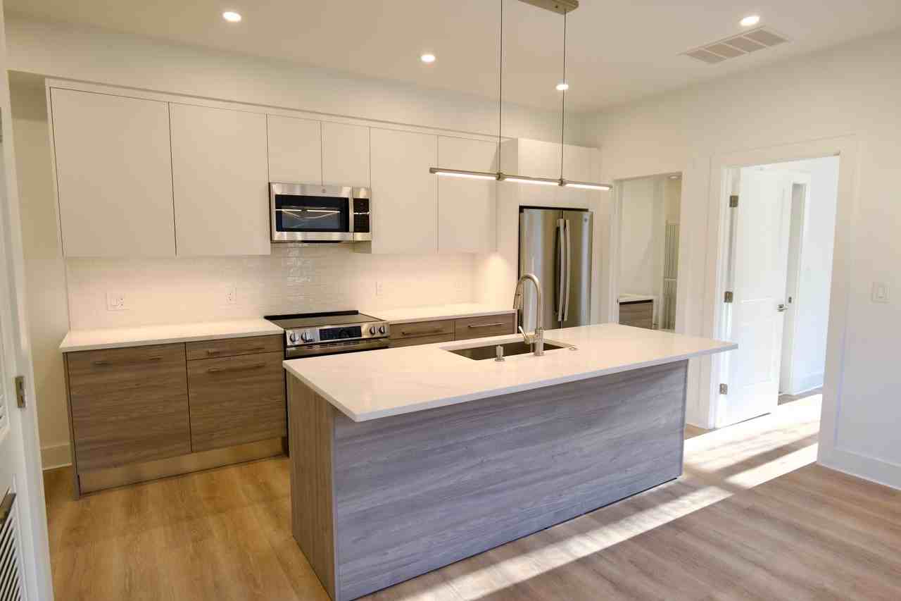 75 Floral St #3 - Photo 5 of 8