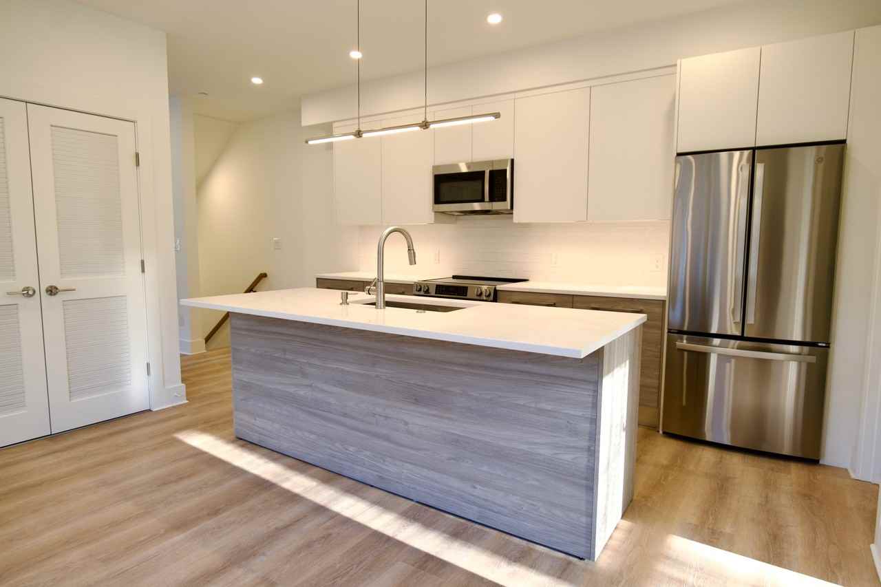 75 Floral St #3 - Photo 6 of 8