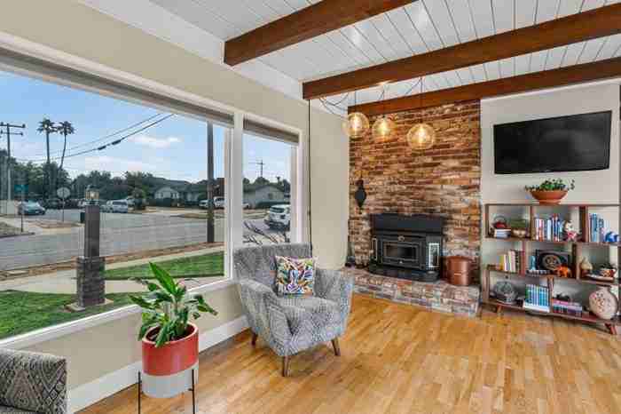 1163 Tyler St - Photo 4 of 20