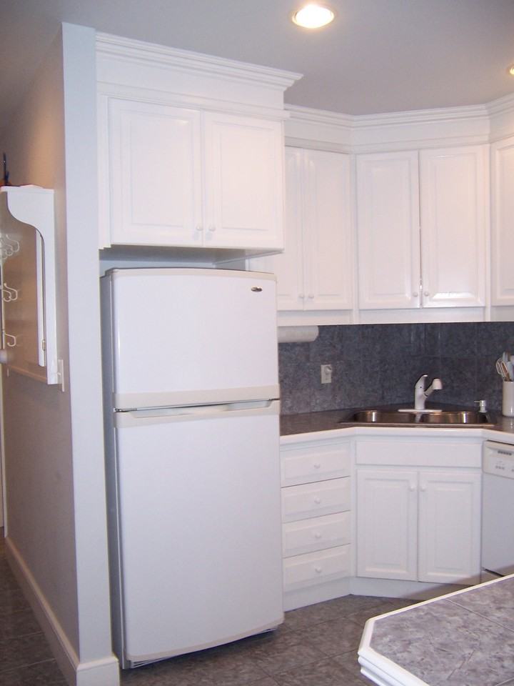 190 Maverick St #2 - Photo 5 of 15