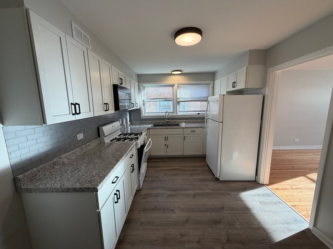 9133 La Crosse Ave #1S - Photo 5 of 10