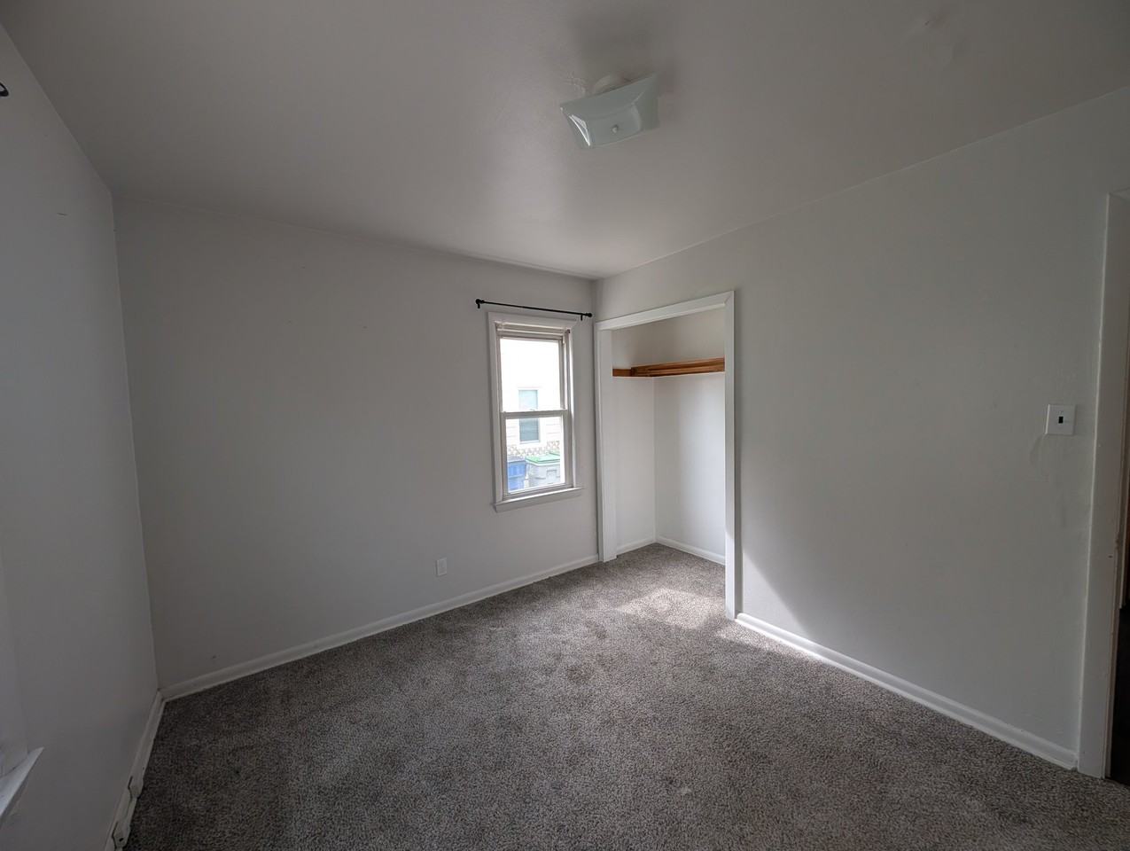 6900 W Oklahoma Ave - Photo 2 of 7