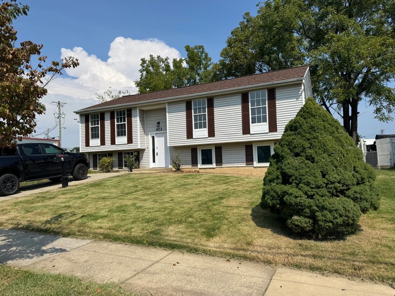 422 Lincoln St - Photo 4 of 17