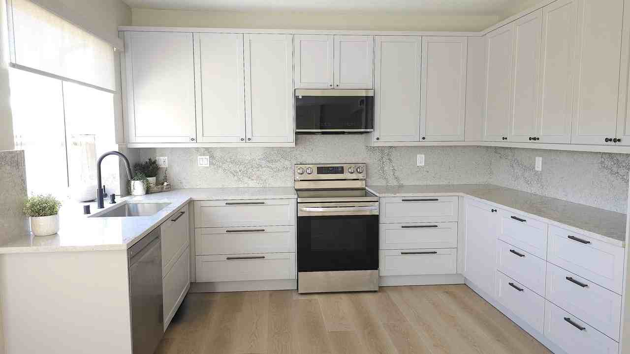 14188 Capewood Ln - Photo 3 of 12