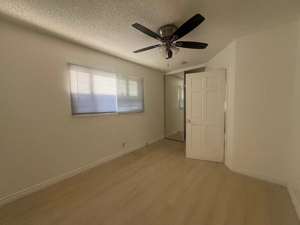 915 Edith Ave #B - Photo 4 of 6