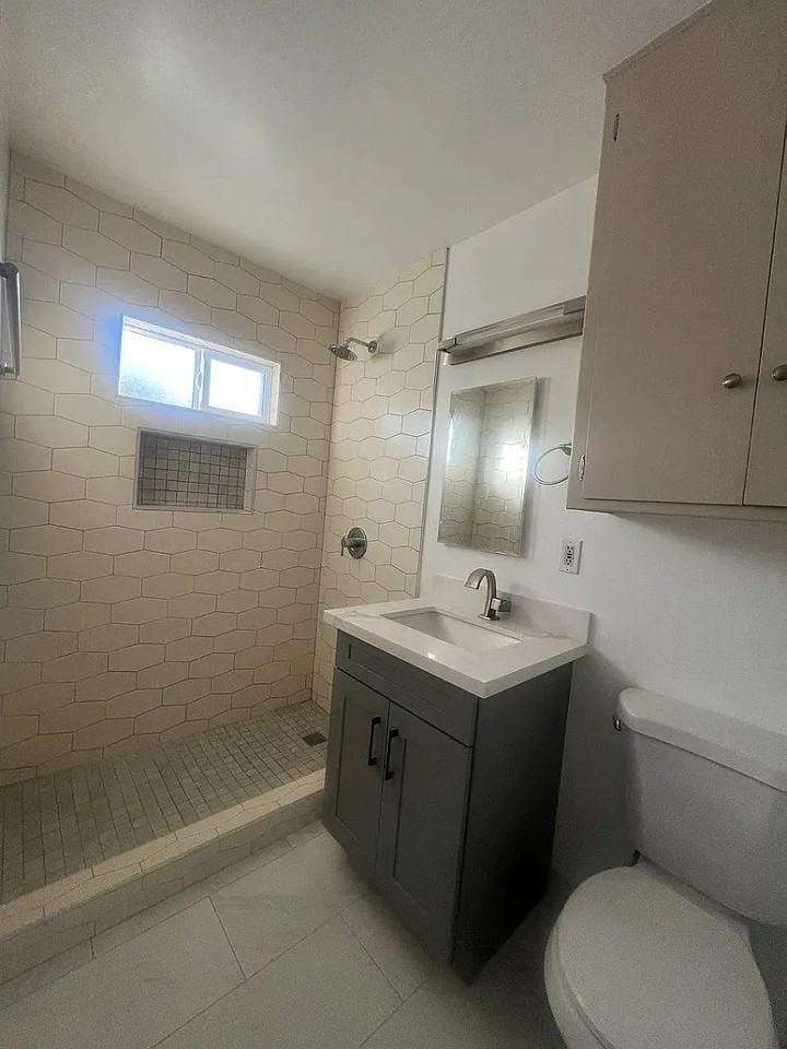 915 Edith Ave #B - Photo 6 of 6