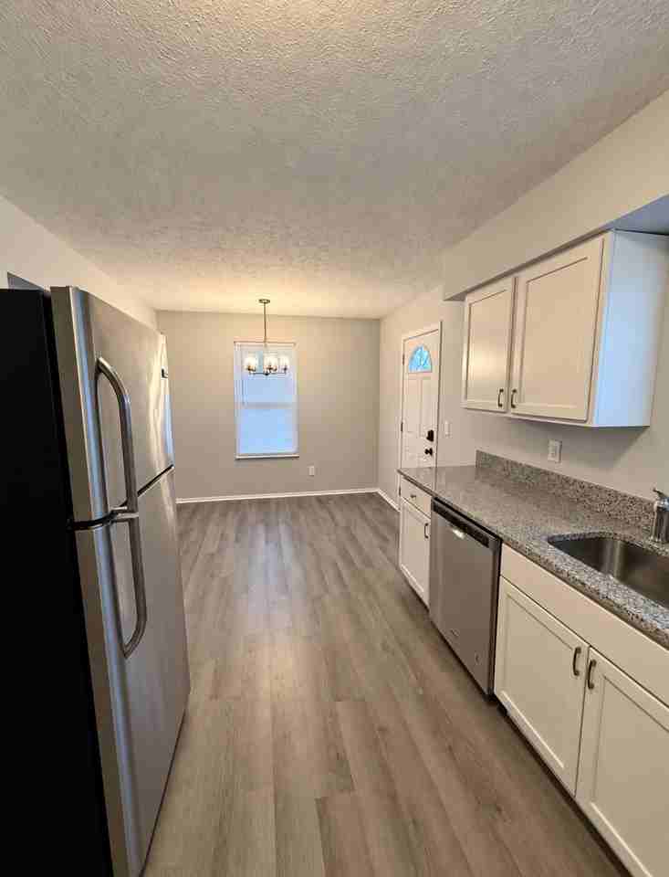 9170 Memphis Ave - Photo 3 of 15
