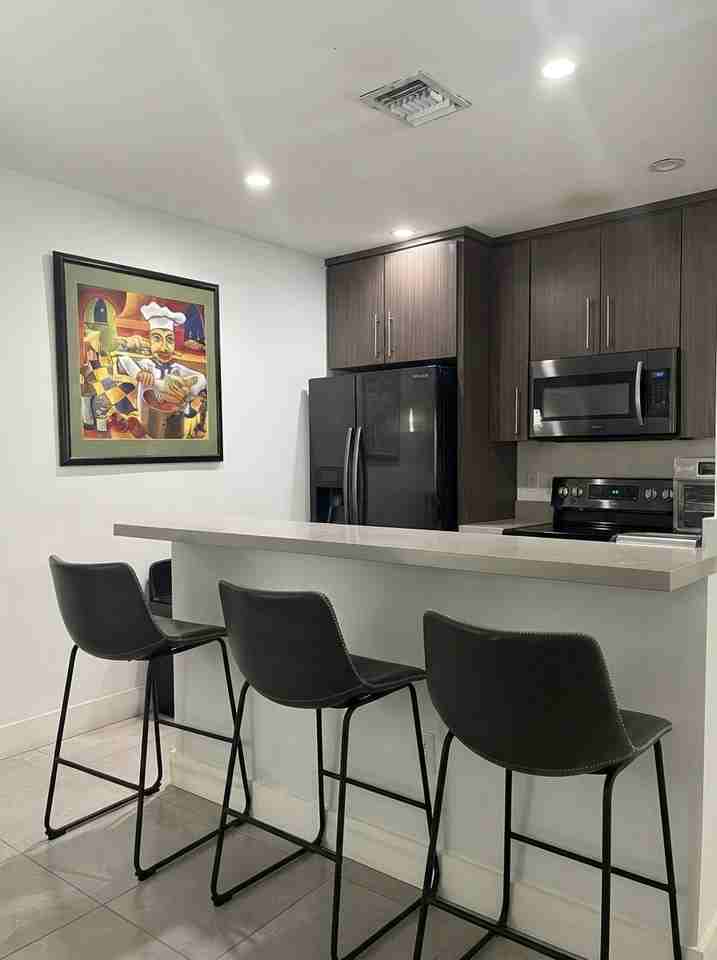 5411 Sw 7th St - Photo 3 of 10